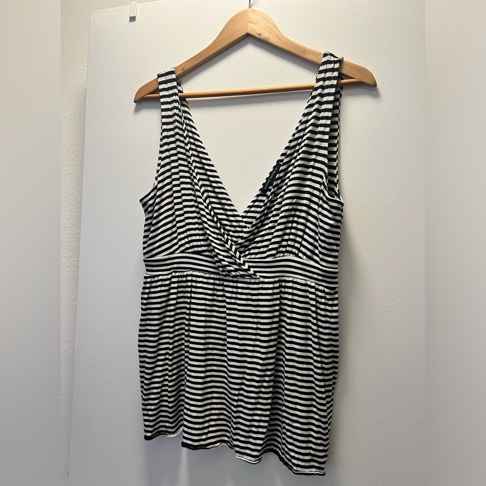 Banana Republic striped V tank, size M